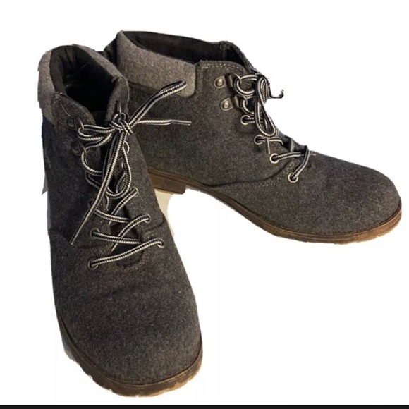 Rocket Dog Gray Flannel Tie Women ankle Boots rubber sole size 8.5 - Picture 1 of 9
